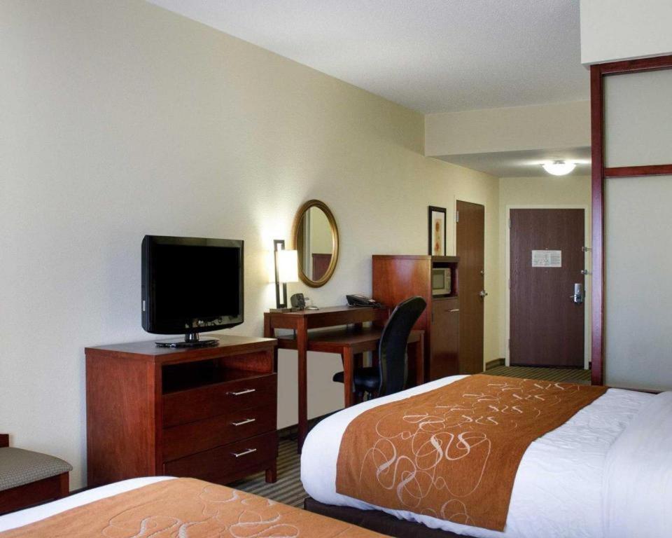 Comfort Suites Greenwood Exterior foto